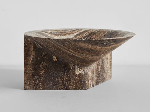 LSU_BLACKTRAVERTINE_8_2048x_176721a7-f1d8-4db0-9c68-f4460531587a.webp