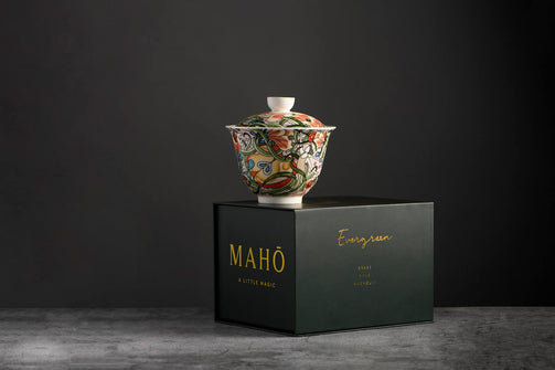 MAHO-Candle-with Box-Evergreen-sRGB-120dpi-WEB.jpg
